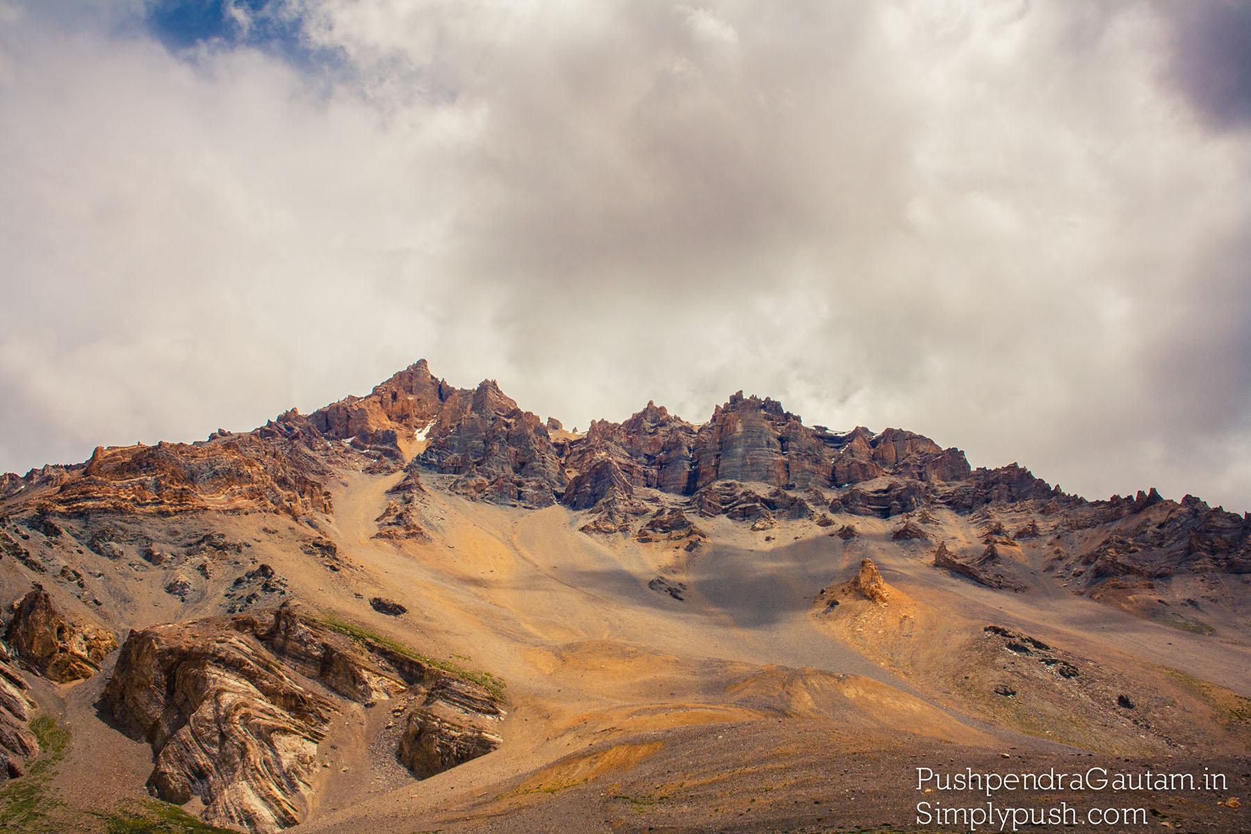 Leh-manali-road-trip-pics-manali-leh-route-plan-how-to-plan-a-trip-to-leh-manali-highway-on-bike-pushpendragautam-pics-event-photographer-india